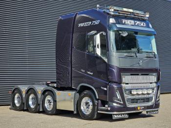 Volvo FH 16 750 / 8x4 / 245.000 kg / RETARDER /